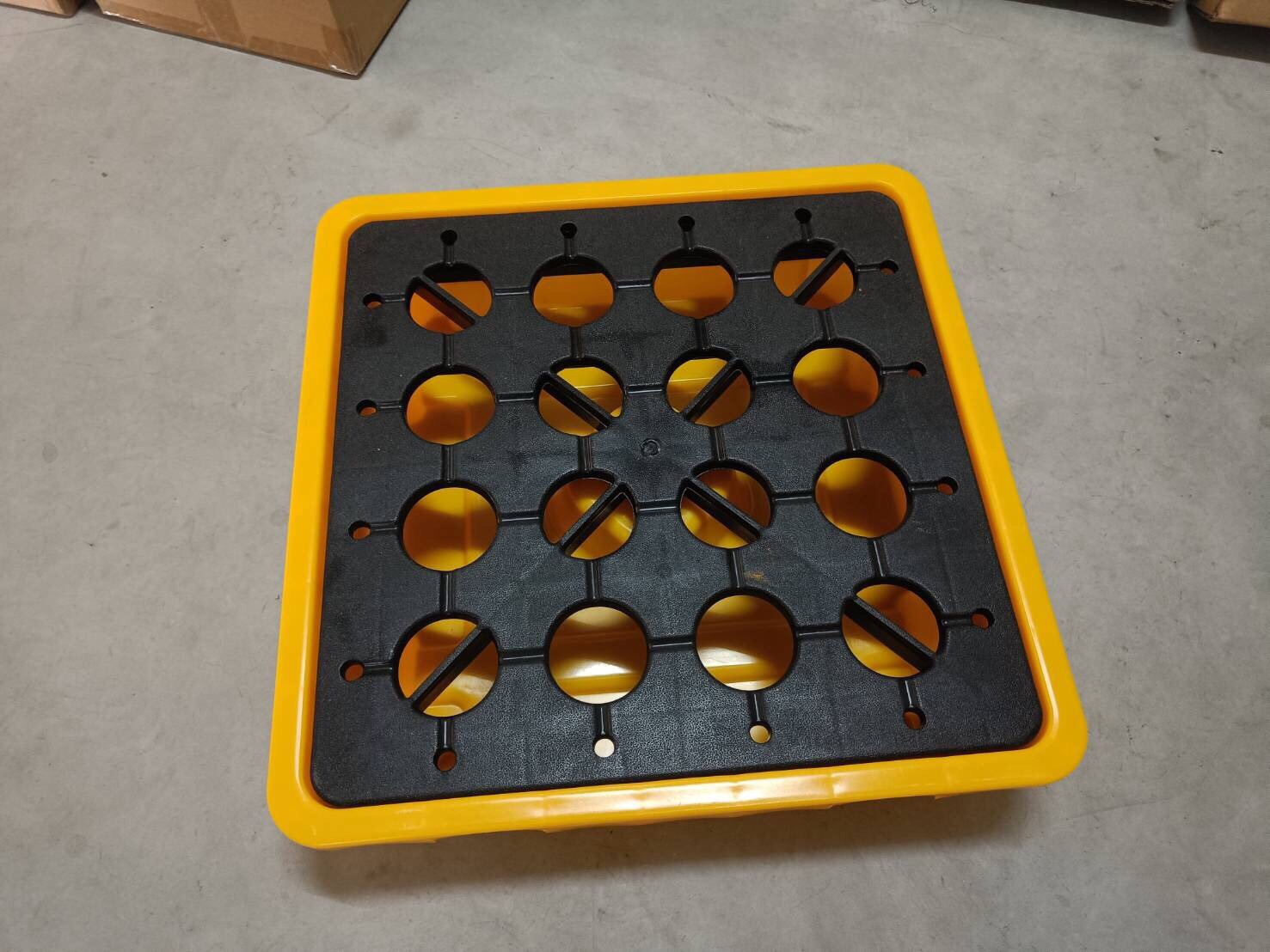 พาเลทเซฟตี้แบบ 1 Drum สำหรับเคลื่อนย้ายและป้องกันสารเคมีหก Size:68*68*15(L*W*H/CM)