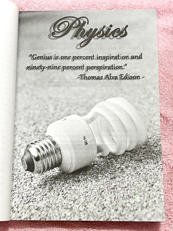 ►ร.ร.สวนกุหลาบ◄ Midsci หนังสือสรุปวิทยาศาสตร์สำหรับนักเรียนชั้น ม.ต้น เรียบเรียงโดย นักเรียนผู้แทนประเทศไทย และนักเรียนค่ายโอลิมปิกวิชาการ ร.ร.สวนกุหลาบวิทยาลัย ในหนังสือมีสรุปเนื้อหาวิชาวิทยาศาสตร์ ม.ต้น ฟิสิกส์ เคมี ชีววิทยา วิทยาศาสตร์กายภาพ ดาราศาสตร์