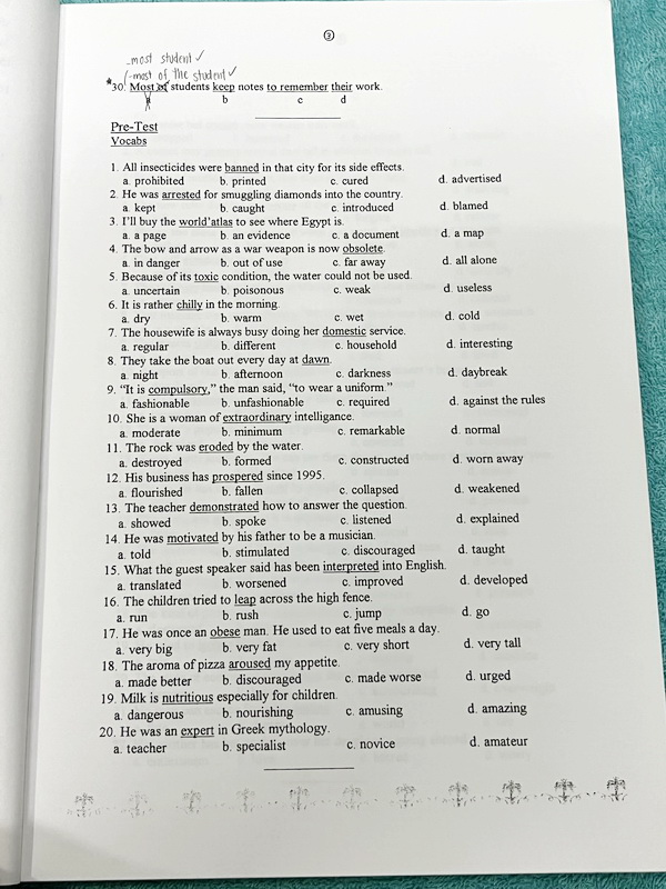 ►อ.ถ้วย◄ หนังสือเรียนภาษาอังกฤษครูพี่ถ้วย คอร์ส ม.3 สอบเข้าเตรียมอุดม + ชีทเฉลย + ชีทสรุปแกรมม่า ในหนังสือมีโจทย์เยอะมาก มีจดบางหน้า มีชีทเฉลยใช้คู่กับหนังสือให้ต่างหาก และมีชีทตัวอย่างการสรุป Grammar ย่อๆให้พอเข้าใจแบบภาพรวม ควรจำเอาไว้ให้ได้ อาจารย์แบ่ง