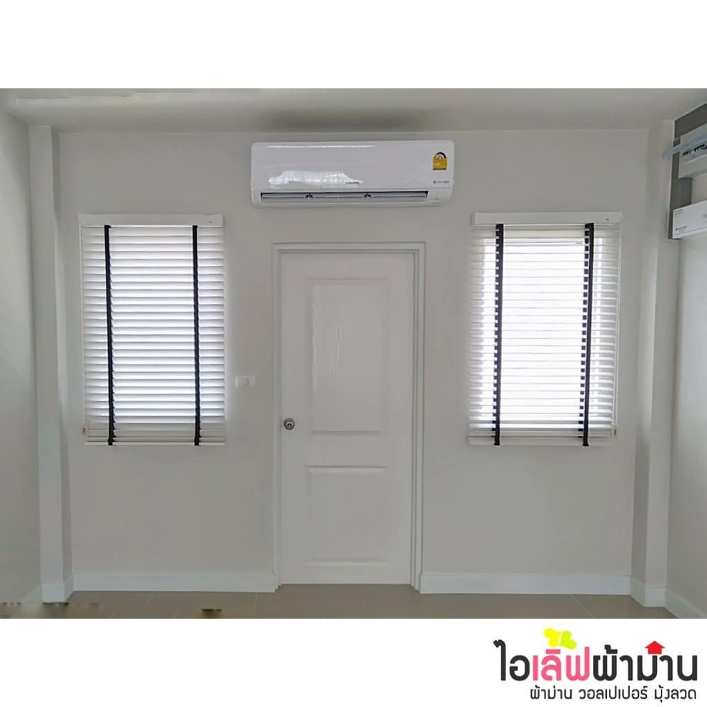 [H464] Centro รังสิตคลอง4-วงแหวน ติดตั้งม่านจีบ ผ้าโปร่ง ผ้ากันยูวี และมู่ลี่ไม้สีขาว เทปผ้าสีดำ