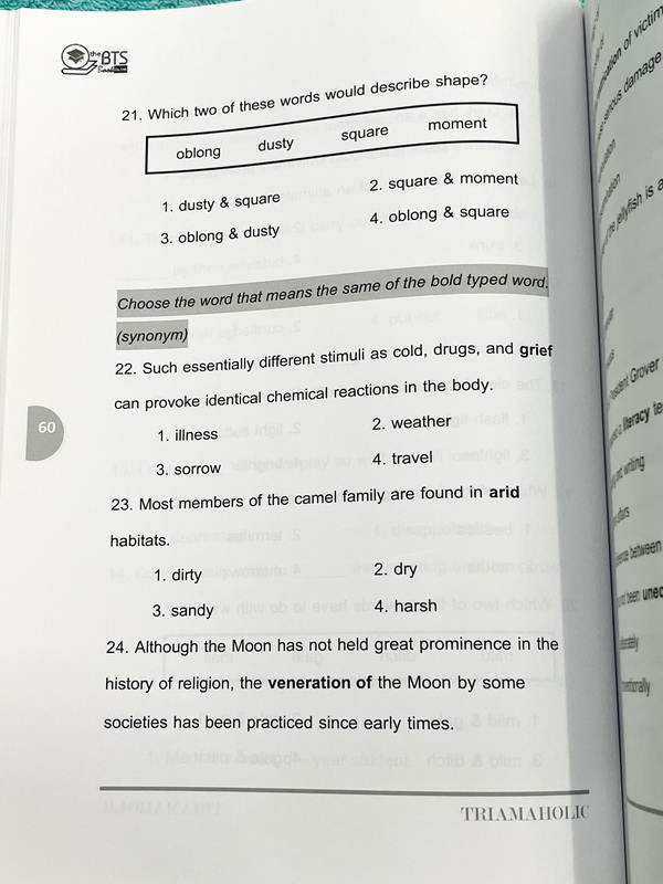 ►หนังสือสอบเข้าม.4◄ ภาษาอังกฤษพิชิตเตรียม Triam Aholic เขียนโดยรุ่นพี่ ร.ร.เตรียมอุดมศึกษา ในหนังสือรวบรวมแนวข้อสอบภาษาอังกฤษทั้งเนื้อหา และโจทย์มากกว่า 500 ข้อ พร้อมเฉลย + อธิบายเฉลยละเอียด เพื่อใช้ทบทวนความรู้และอ่านทำความเข้าใจวิชาภาษาอังกฤษในระดับชั้น