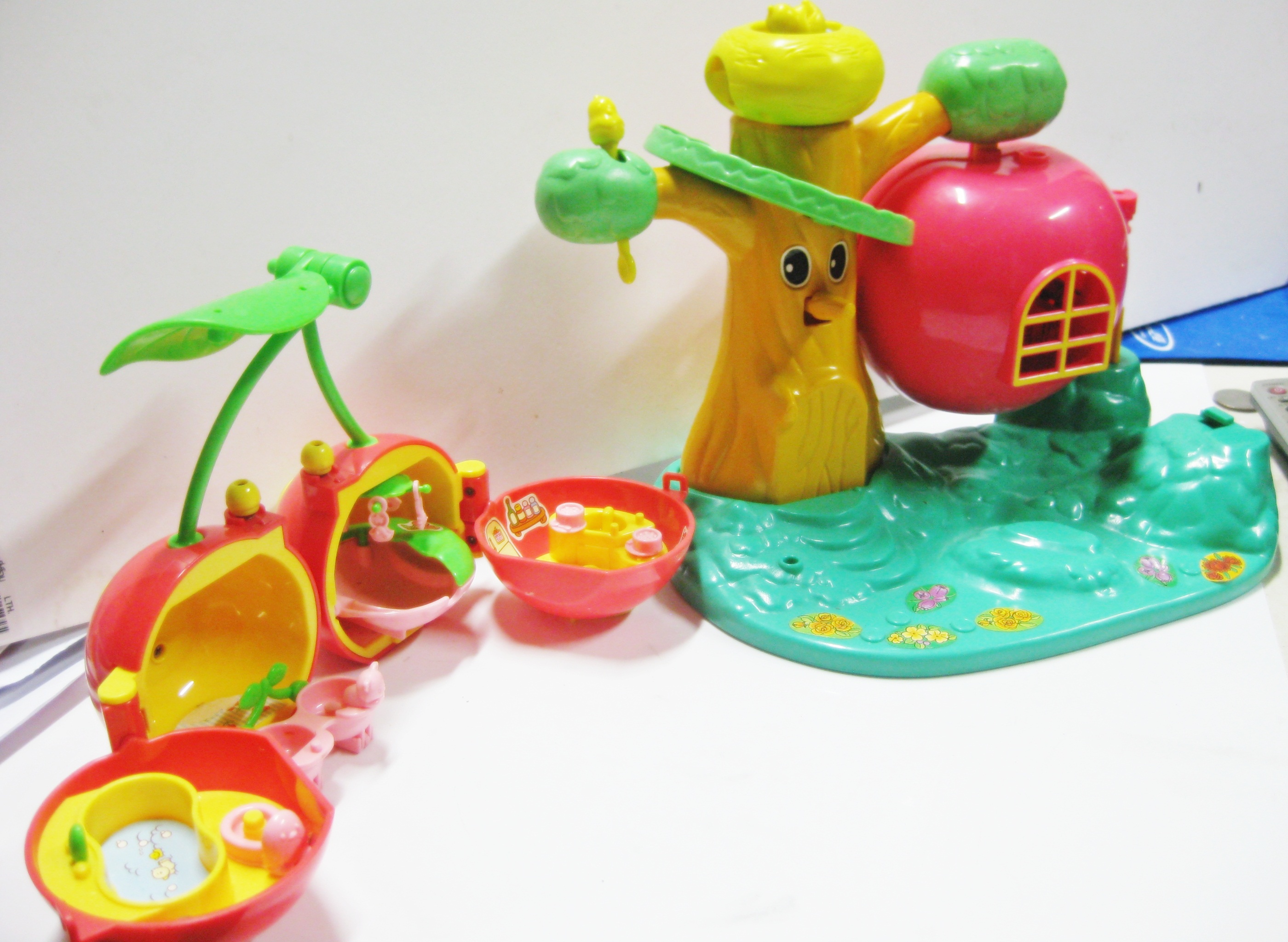 บ้านเชอรี่ จากPolly Pocket