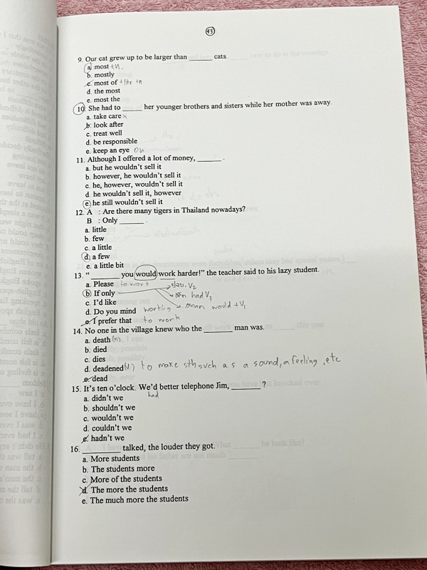 ►ครูถ้วย◄ หนังสือภาษาอังกฤษ อ.ถ้วย ชั้น ม.4-ม.5 มีสรุป Grammar สั้นๆกระชับ ส่วนใหญ่เป็นโจทย์ทั้งหมด โจทยเข้มข้น มีจดเฉลยบางข้อ ข้อที่ไม่ได้จด ไม่มีเฉลย