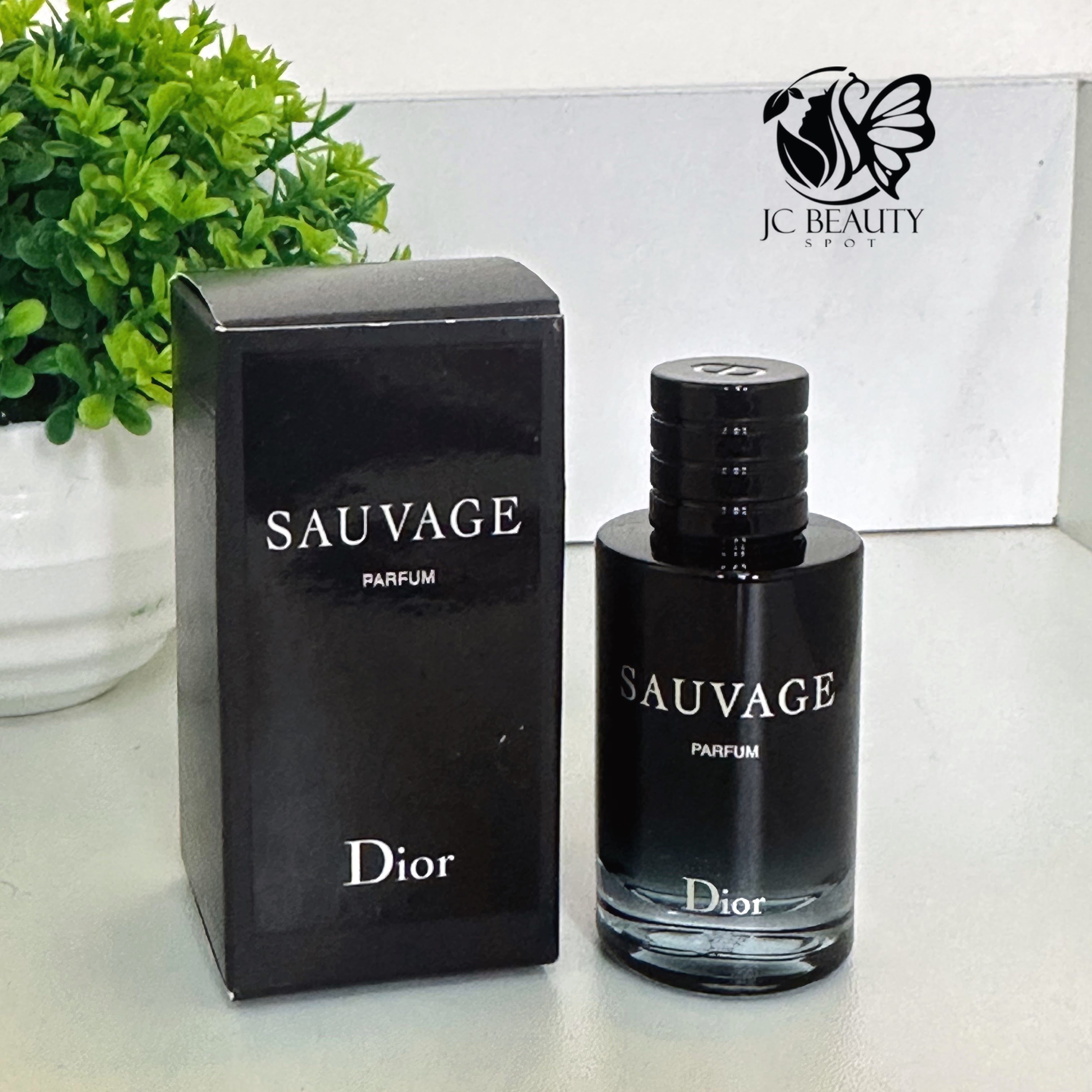 Sauvage Parfum Dior for men Splash 10ml.