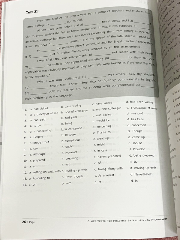 ►เตรียมอุดม◄ อ.เอมอุษา (อดีตครูโรงเรียนเตรียมอุดมศึกษา) หนังสือเรียนวิชาภาษาอังกฤษ Cloze Tests for Practise เล่ม Revised Edition ในหนังสือมีคำแนะนำในการทำ Cloze Test ของอาจารย์ มีโจทย์ข้อสอบทั้งหมด 100 ชุด ในหนังสือมีเขียน 2 หน้า สภาพหนังสือแทบใหม่เอี่ยม
