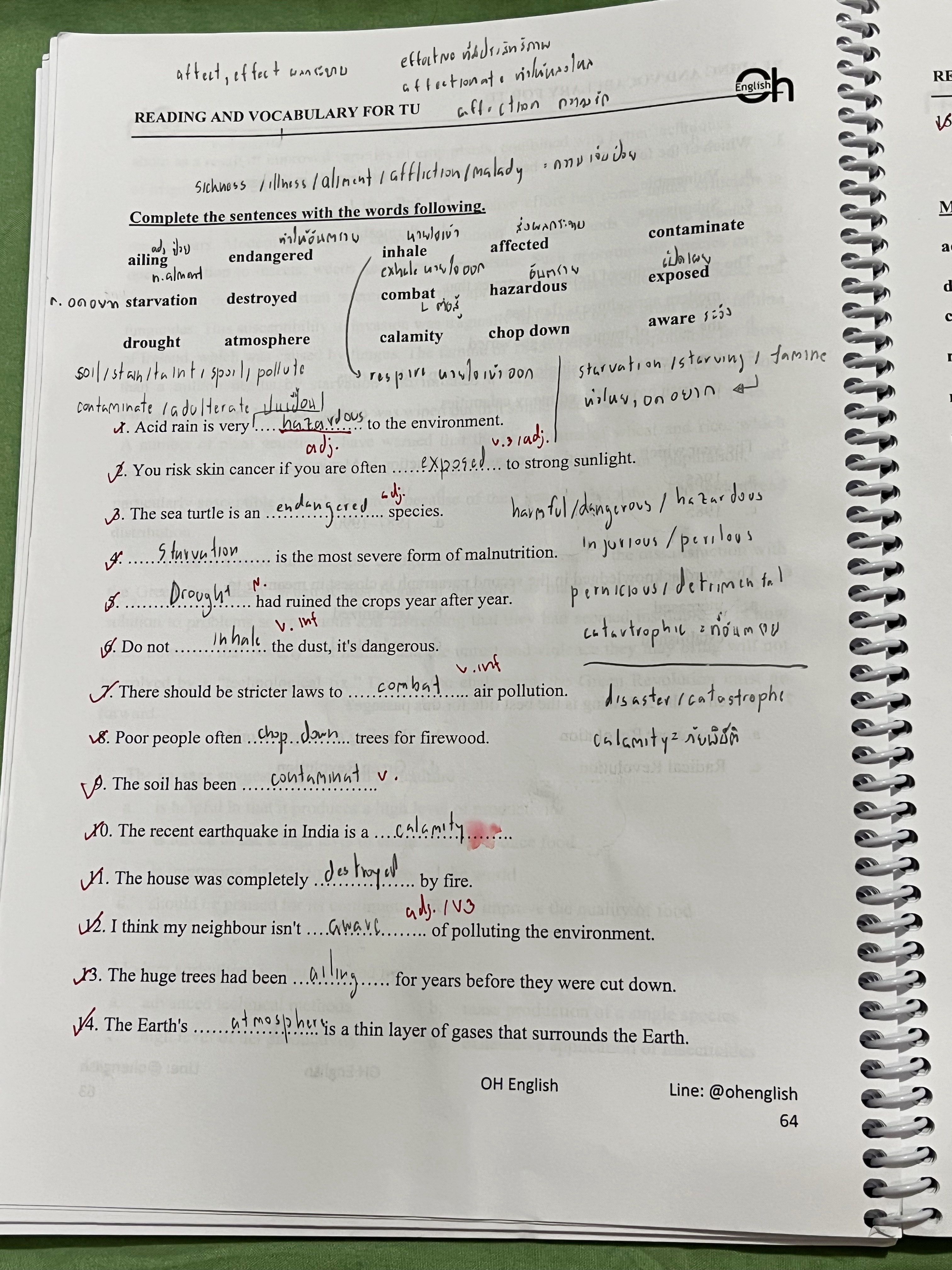 ►อังกฤษเข้าเตรียม◄ หนังสือครูพี่ OH เล่ม Reading and Vocabulary For TU มีโจทย์เพื่อเตรียมตัวสอบเข้าเตรียมอุดม จดครบเกือบทั้งเล่ม จดละเอียด โจทย์บางข้อเว้นว่างไปและไม่มีเฉลย หนังสือเล่มใหญ่
