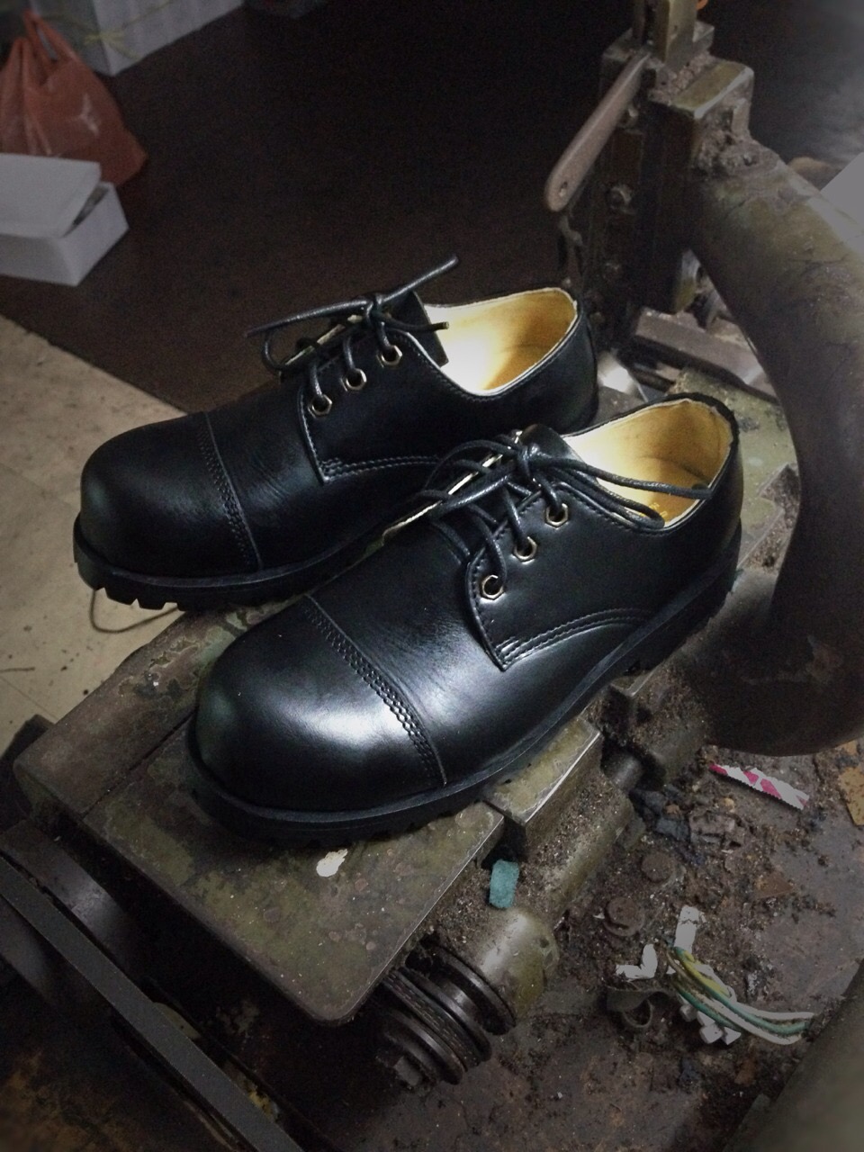 รองเท้าผู้ชาย | รองเท้าแฟชั่นชาย Black Safety Shoes Oiled Pull Up Leather