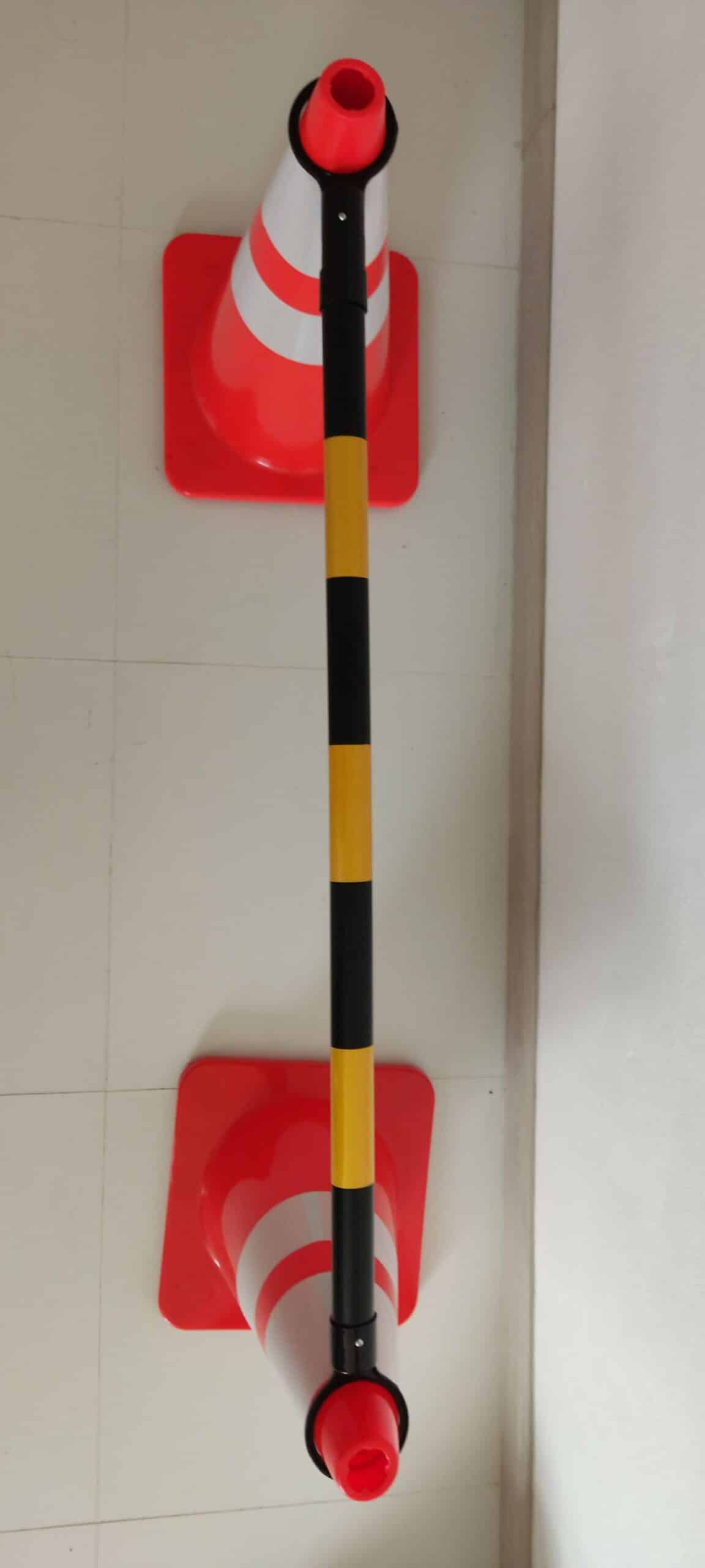 ท่อกั้นกรวยแบบยืดหดได้ / Baricade ขนาด 1" ยาว 2 เมตร มี 2 สีให้เลือก สีเหลือง-ดำ สีขาว-แดง