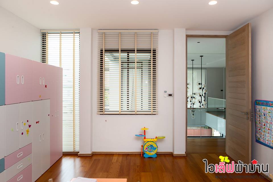 ประชาชื่น ม่านจีบ ม่านตาไก่ ม่านพับ มู่ลี่ไม้ ผสมมผสานอย่างมีสไตล์