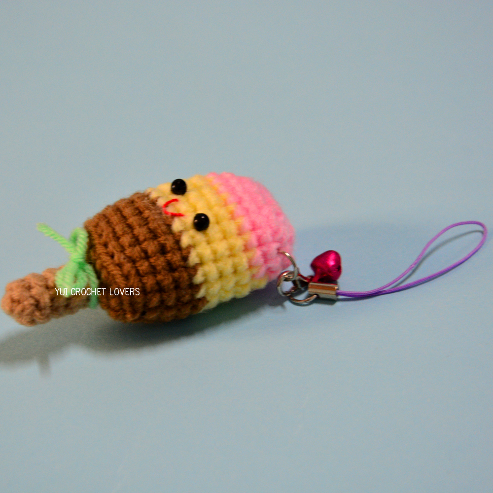 พวงกุญแจ / ที่ห้อยโทรศัพท์ ไอติมแท่ง