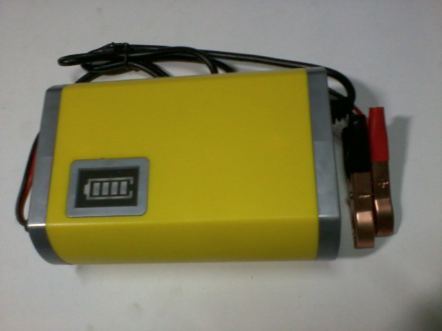 เครื่องชาร์จแบตเตอรีตะกั่วกรด ขนาดเล็ก 12V 6A