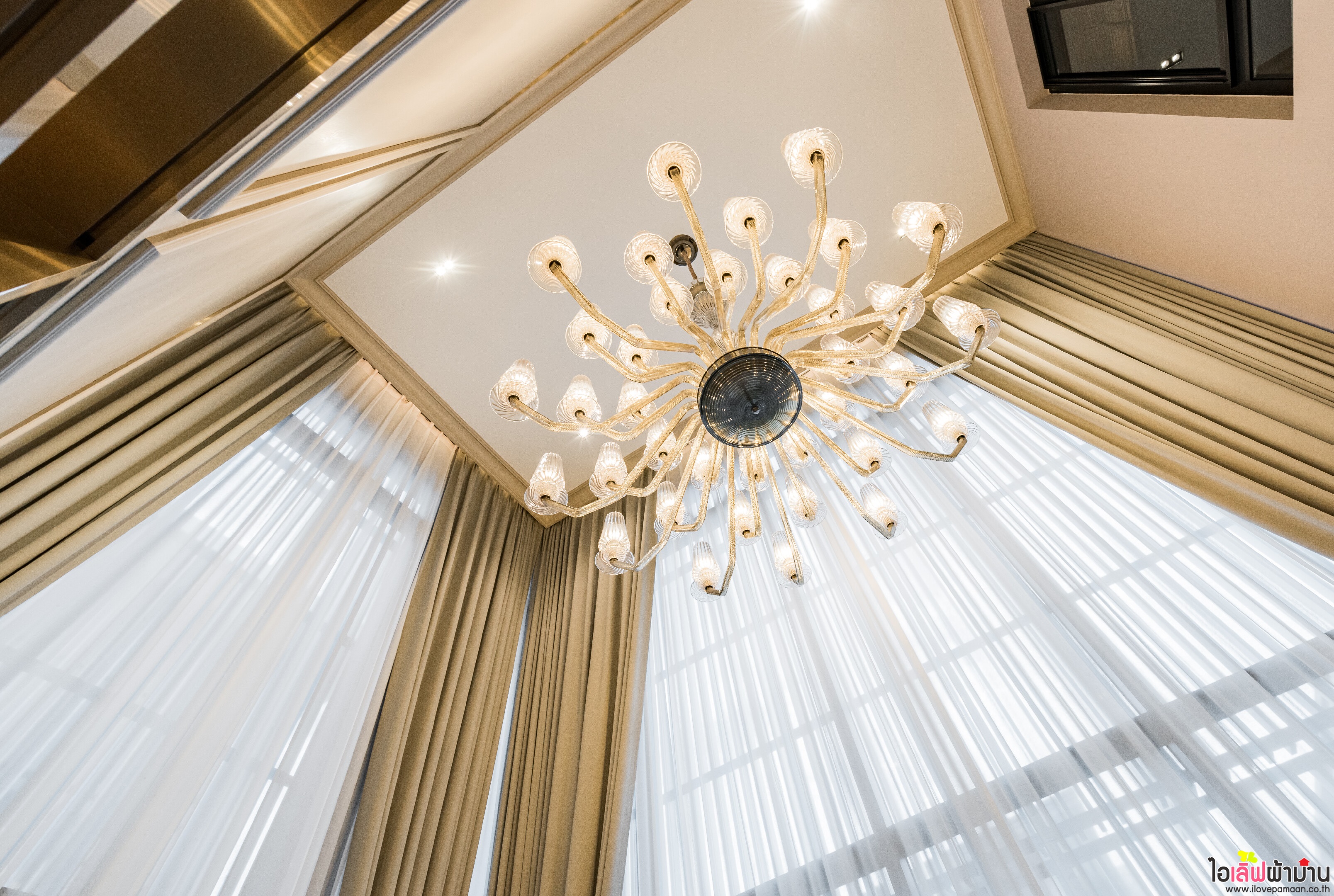 [H506] ผ้าม่าน รางมอเตอร์ไฟฟ้า และมู่ลี่ไม้ บ้านสุดหรู 🏠🏡หน้างานหมู่บ้าน Park Avenue โครงการบ้านเดี่ยวระดับ Luxury