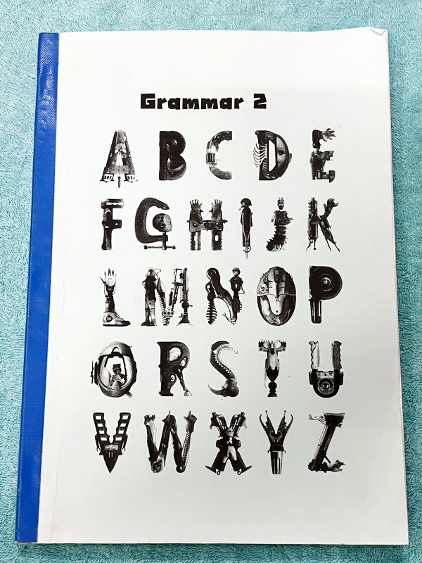 ►อ.ถ้วย◄ หนังสือเรียนภาษาอังกฤษครูพี่ถ้วย คอร์ส Grammar เล่ม 1-2 สอบเข้าเตรียมอุดม + ชีทเฉลย + ชีทสรุปแกรมม่า ในหนังสือมีโจทย์เยอะมาก มีจดบางหน้า จดละเอียด มีชีทเฉลยใช้คู่กับหนังสือให้ต่างหาก และมีชีทตัวอย่างการสรุป Grammar ย่อๆให้พอเข้าใจแบบภาพรวม ควรจำเ