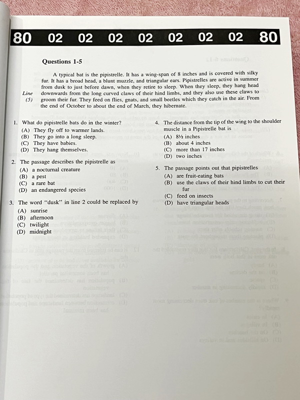 ►หนังสืออ.สงวน◄ ตำราเรียนอ.สงวน วงศ์สุชาต Reading Comprehension มีโจทย์ทั้งเล่ม เป็นคลังโจทย์ มีโจทย์เยอะมาก มีเฉลยพิมพ์ไว้ด้านล่างทุกหน้า มีเขียนด้วยดินสอเล็กน้อย หนังสือเล่มหนาใหญ่มาก ขนาดเทียบเท่าหนังสือหนังสือทั่วไป 3-4 เล่ม หนังสือมีน้ำหนักมาก