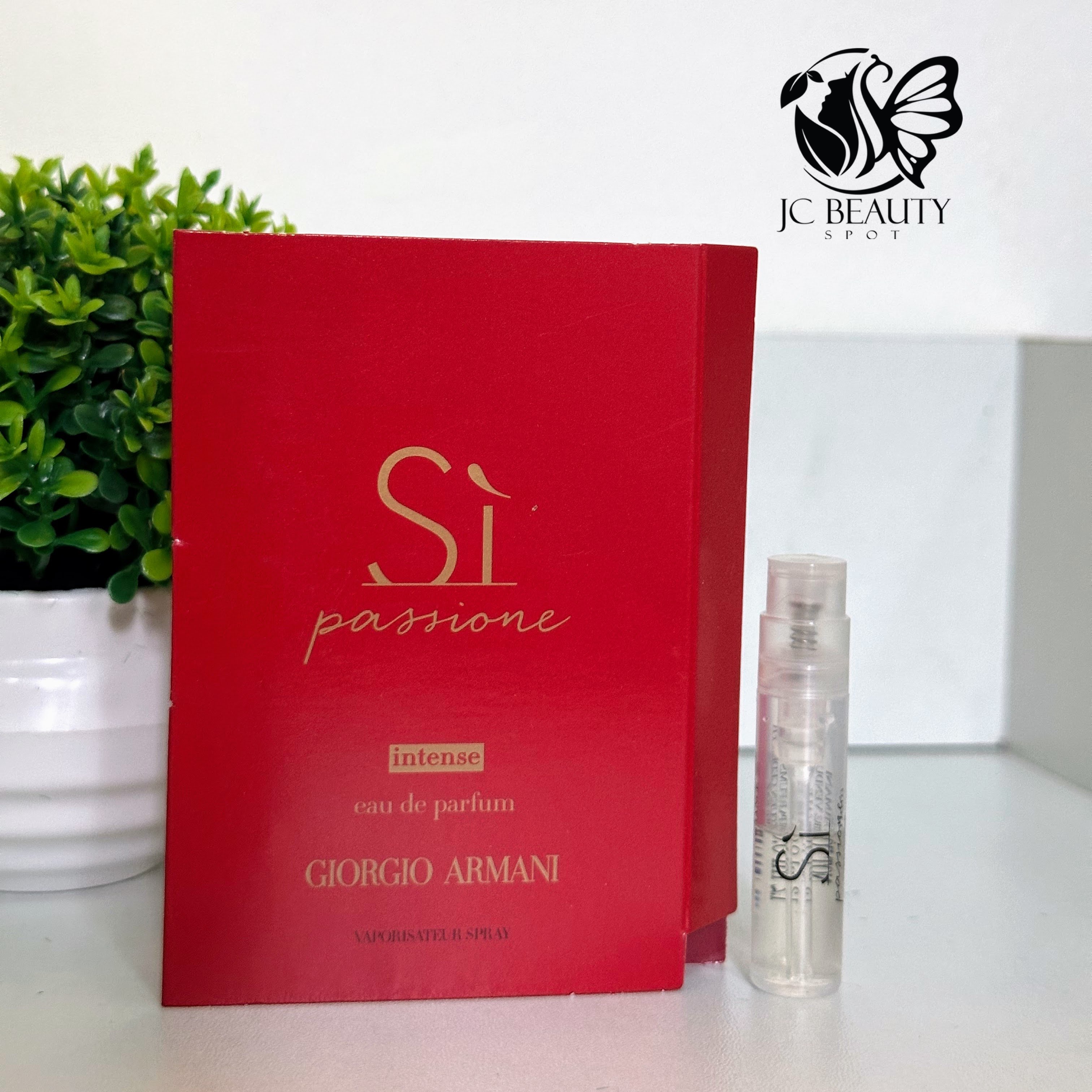 Si Passione Intense Giorgio Armani for women Spray 1.2ml.