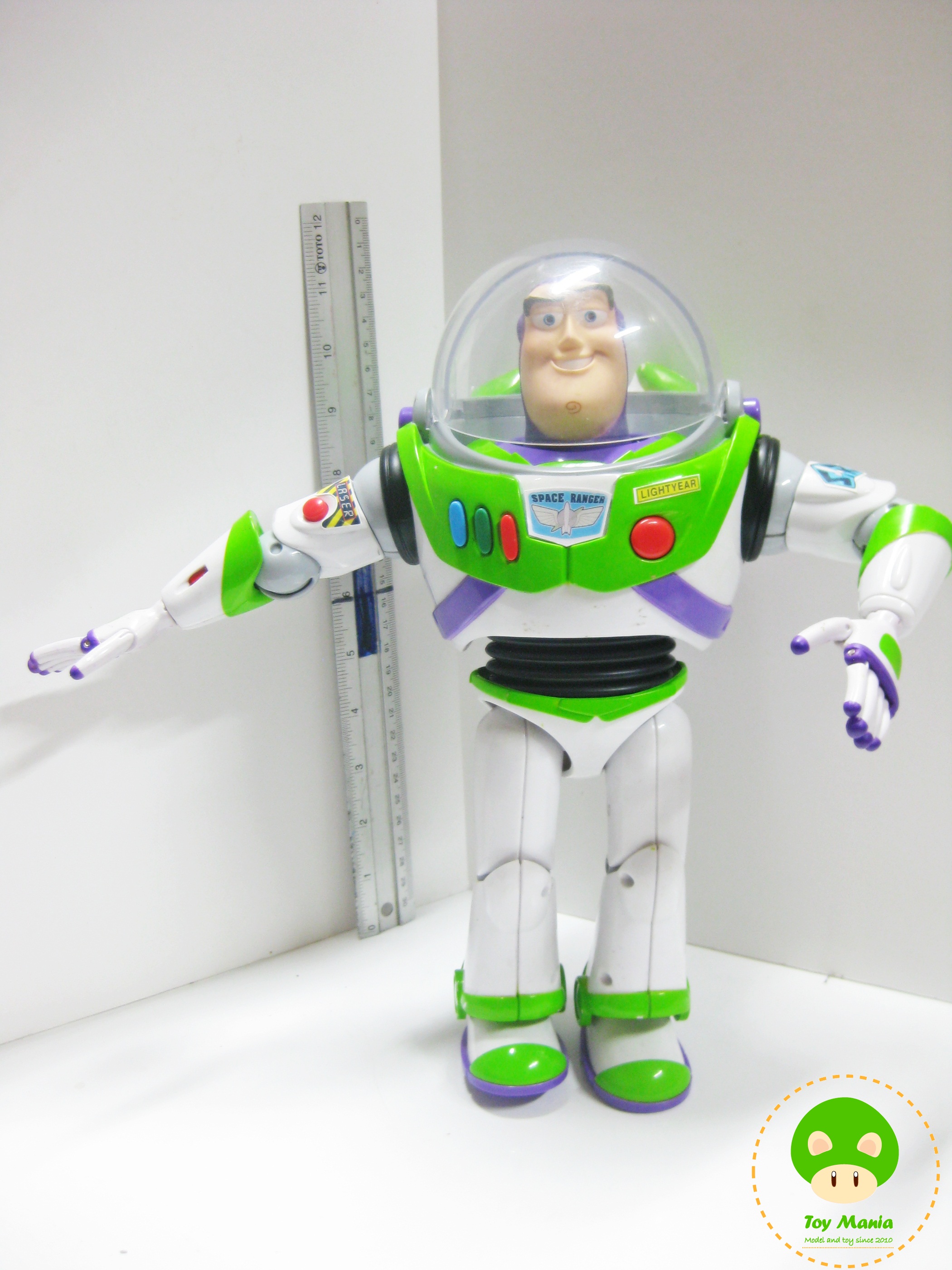 ตุ๊กตา Buzz Light Year จาก Toy Story