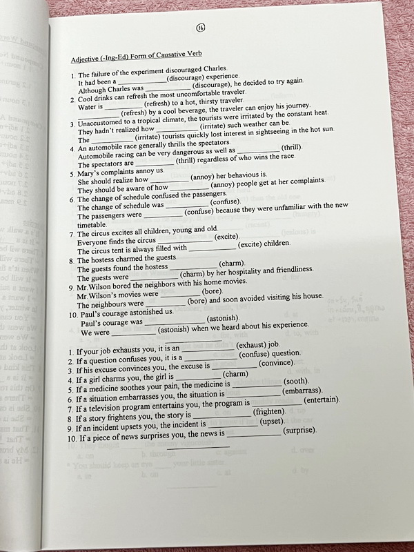►ครูถ้วย◄ หนังสือภาษาอังกฤษ อ.ถ้วย ชั้น ม.4-ม.5 มีสรุป Grammar สั้นๆกระชับ ส่วนใหญ่เป็นโจทย์ทั้งหมด โจทยเข้มข้น มีจดเฉลยบางข้อ ข้อที่ไม่ได้จด ไม่มีเฉลย