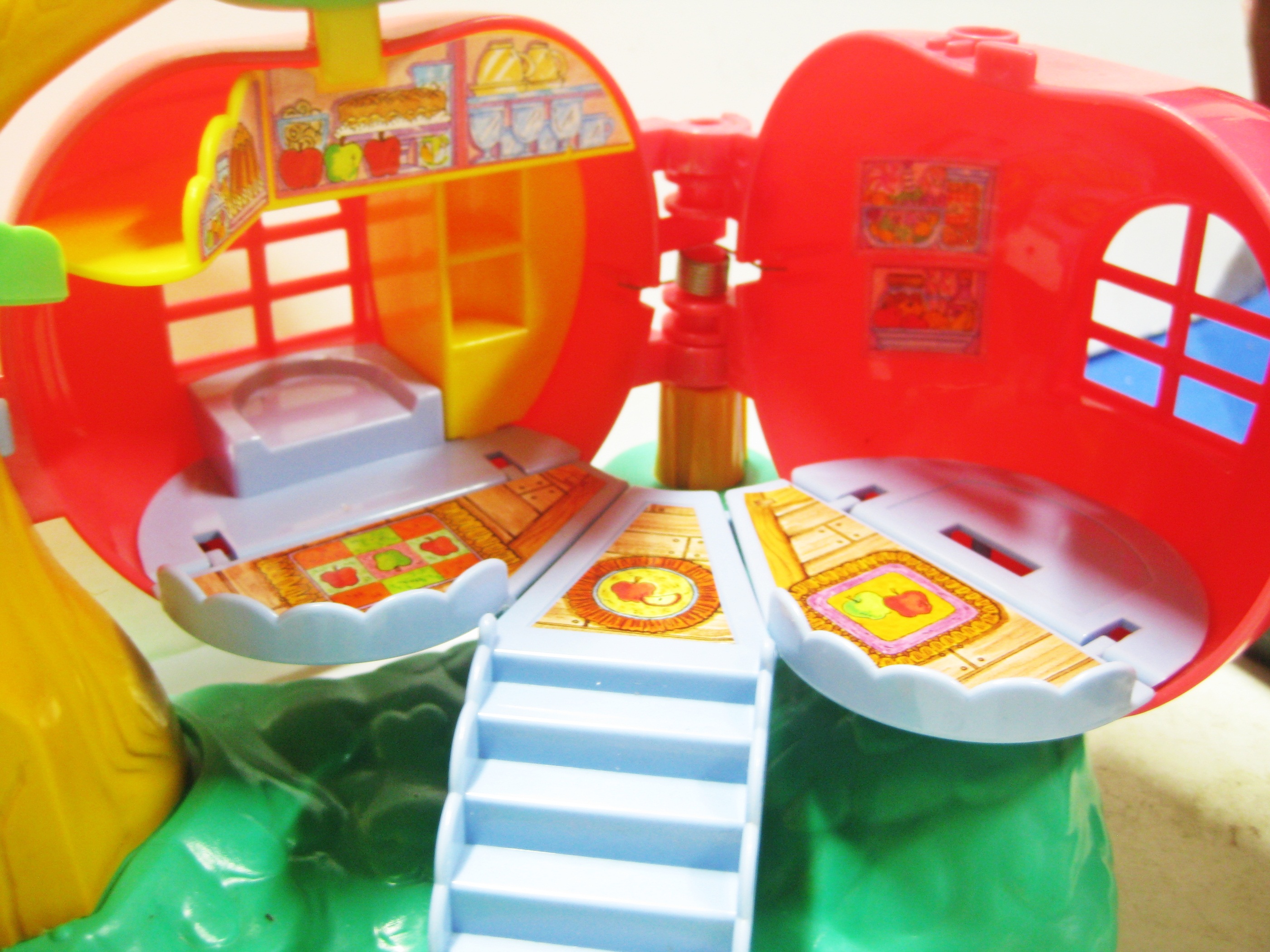 บ้านเชอรี่ จากPolly Pocket