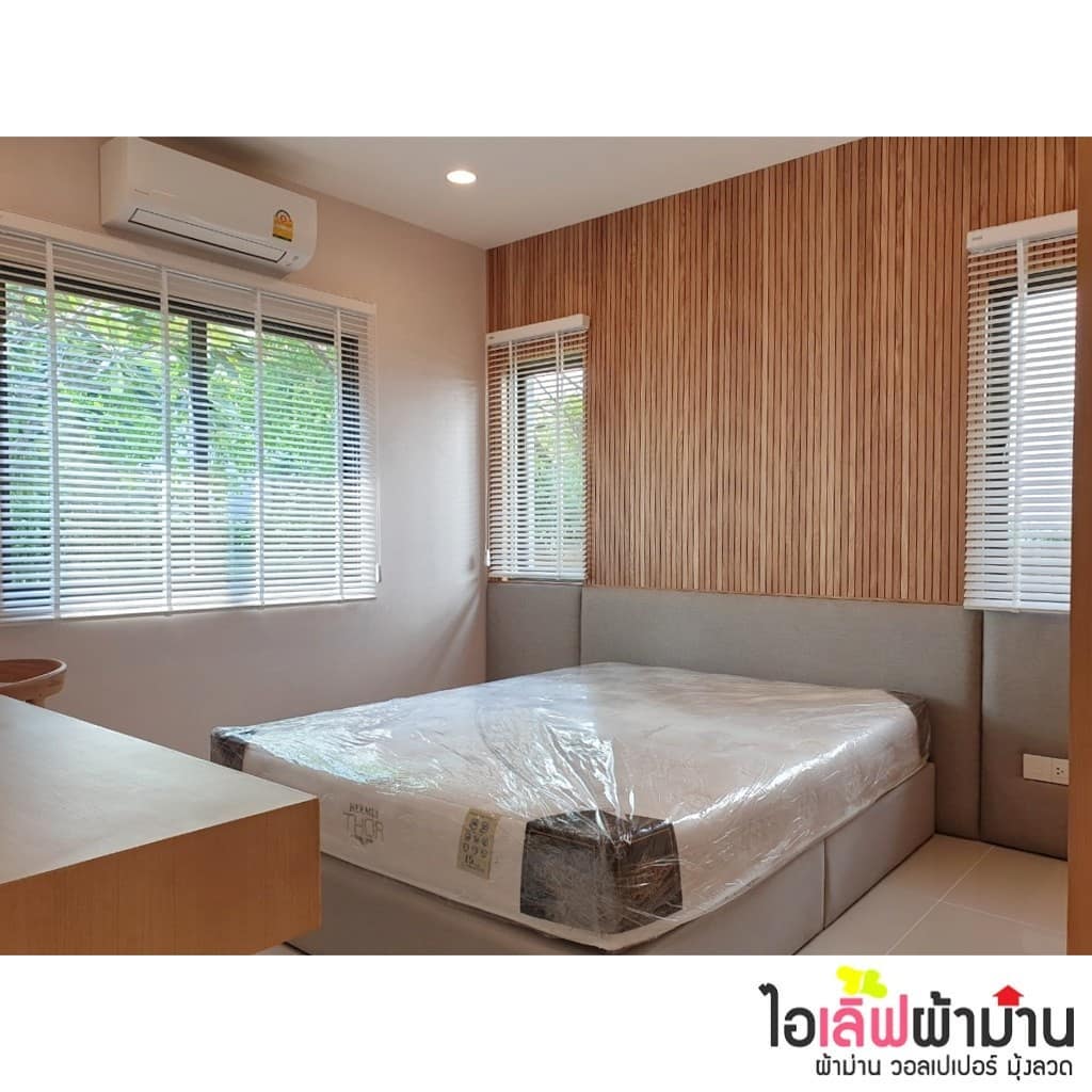 [H482] เศรษฐสิริ พัฒนาการ มู่ลี่ไม้ สีขาว ขนาดใบ 35 มิล ใช้ตกแต่งในห้องนอน ความสวยที่เรียบง่าย