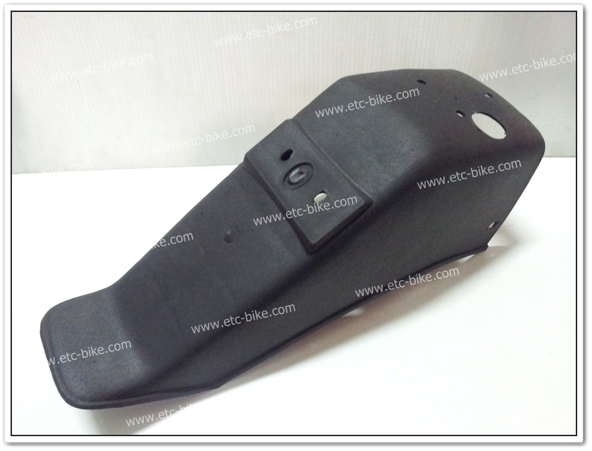 บังโคลนหลังตัวนอก RC100