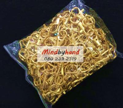 ตะขอก้ามปู สีทอง ขนาด 3.8 ซม. ห่วงกว้าง 1.3 ซม.