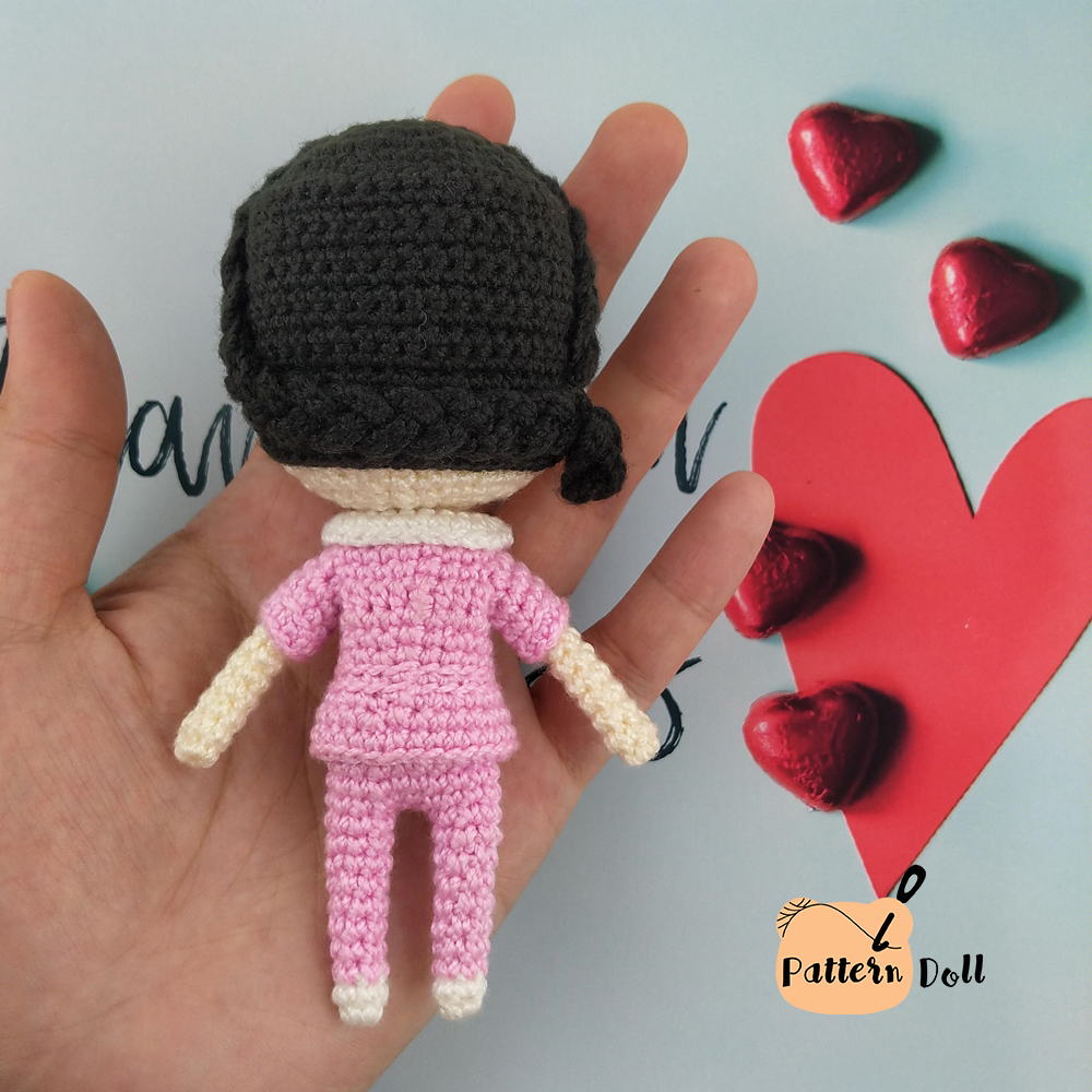 E-book ส่งทาง e-mail แพทเทิร์นตุ๊กตาถักโครเชต์หมอและพยาบาลจิ๋ว