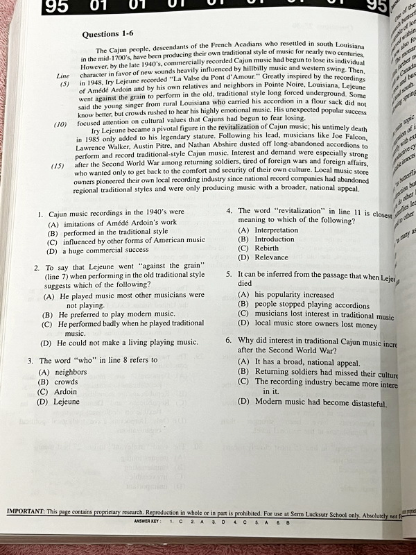 ►หนังสืออ.สงวน◄ ตำราเรียนอ.สงวน วงศ์สุชาต Reading Comprehension มีโจทย์ทั้งเล่ม เป็นคลังโจทย์ มีโจทย์เยอะมาก มีเฉลยพิมพ์ไว้ด้านล่างทุกหน้า มีเขียนด้วยดินสอเล็กน้อย หนังสือเล่มหนาใหญ่มาก ขนาดเทียบเท่าหนังสือหนังสือทั่วไป 3-4 เล่ม หนังสือมีน้ำหนักมาก