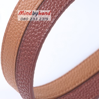 สายกระเป๋าหนังลายลิ้นจี่ ความยาว 65 cm.