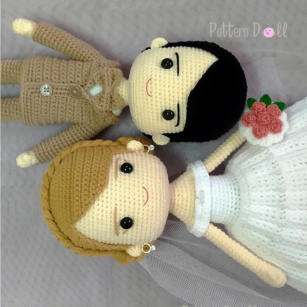 หนังสืองานฝีมือตุ๊กตาถักโครเชต์คู่แต่งงานชุดสากล