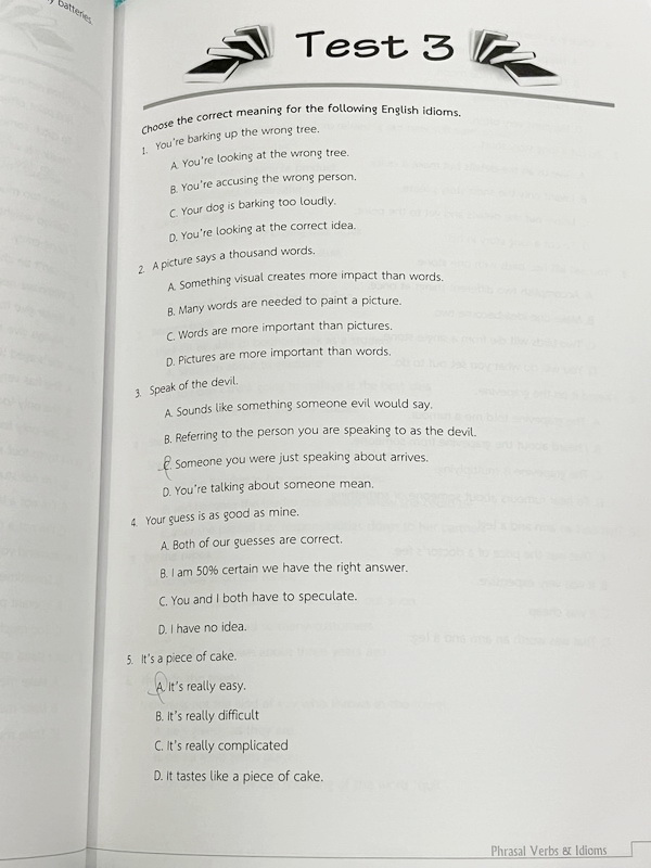 ►เตรียมอุดม◄ อ.เอมอุษา (อดีตครูโรงเรียนเตรียมอุดมศึกษา) หนังสือเรียนวิชาภาษาอังกฤษ Error Identification ในหนังสือมีคำแนะนำในการทำ Error Identification Phrasal Verbs & Idioms ของอาจารย์ มี Test โจทย์ข้อสอบรวมทั้งหมด 22 ชุด ในหนังสือมีทำโจทย์ด้วยดินสอไปแล้ว