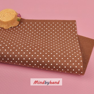 ผ้าสักหลาด ลายจุด (จุดเล็ก)