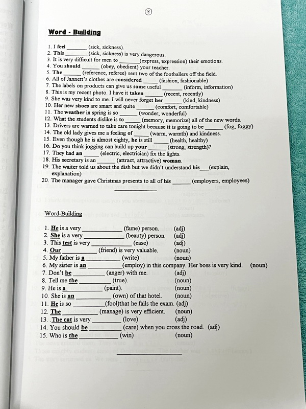 ►อ.ถ้วย◄ หนังสือเรียนภาษาอังกฤษครูพี่ถ้วย คอร์ส Grammar เล่ม 1-2 สอบเข้าเตรียมอุดม + ชีทเฉลย + ชีทสรุปแกรมม่า ในหนังสือมีโจทย์เยอะมาก มีจดบางหน้า จดละเอียด มีชีทเฉลยใช้คู่กับหนังสือให้ต่างหาก และมีชีทตัวอย่างการสรุป Grammar ย่อๆให้พอเข้าใจแบบภาพรวม ควรจำเ