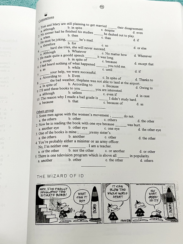 ►อ.ถ้วย◄ หนังสือเรียนภาษาอังกฤษครูพี่ถ้วย คอร์ส ม.3 สอบเข้าเตรียมอุดม + ชีทเฉลย + ชีทสรุปแกรมม่า ในหนังสือมีโจทย์เยอะมาก มีจดบางหน้า มีชีทเฉลยใช้คู่กับหนังสือให้ต่างหาก และมีชีทตัวอย่างการสรุป Grammar ย่อๆให้พอเข้าใจแบบภาพรวม ควรจำเอาไว้ให้ได้ อาจารย์แบ่ง