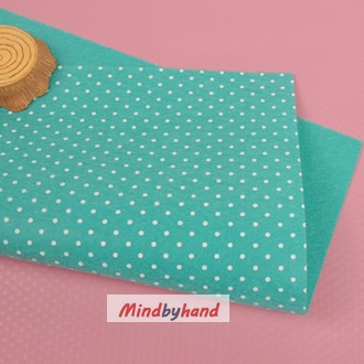 ผ้าสักหลาด ลายจุด (จุดเล็ก)