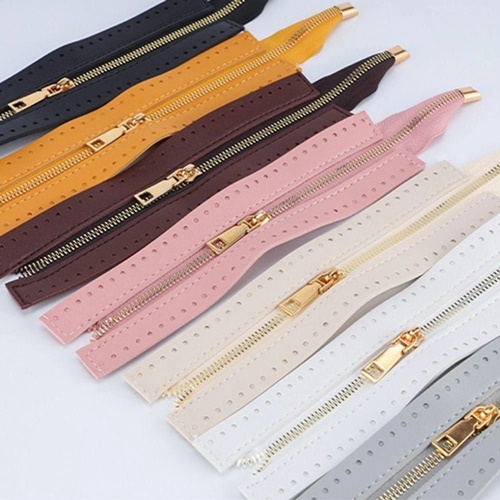 ซิปพร้อมหนังสำเร็จรูป ความยาวประมาณ 9 นิ้ว