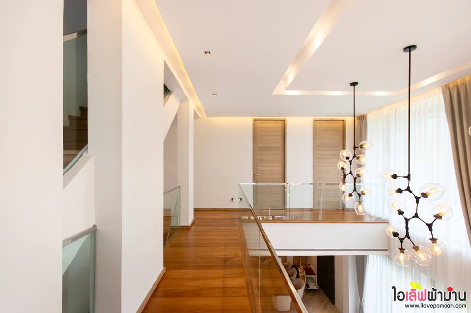 ประชาชื่น ม่านจีบ ม่านตาไก่ ม่านพับ มู่ลี่ไม้ ผสมมผสานอย่างมีสไตล์