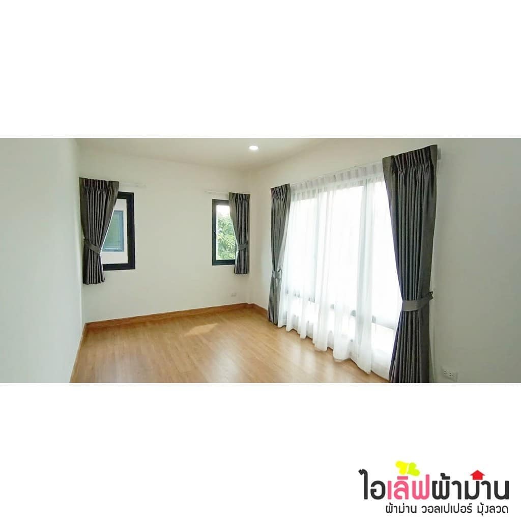 [H461] เซนโทร สะพานมหาเจษฎาบดินทร์ฯ ผ้าม่านกันยูวี ซ้อนด้วยผ้าโปร่ง และมู่ลี่อลูมิเนียมในห้องครัว