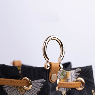 ตัวเกี่ยวหูกระเป๋า / ห่วงกระเป๋า แบบเกือกม้า สีทอง