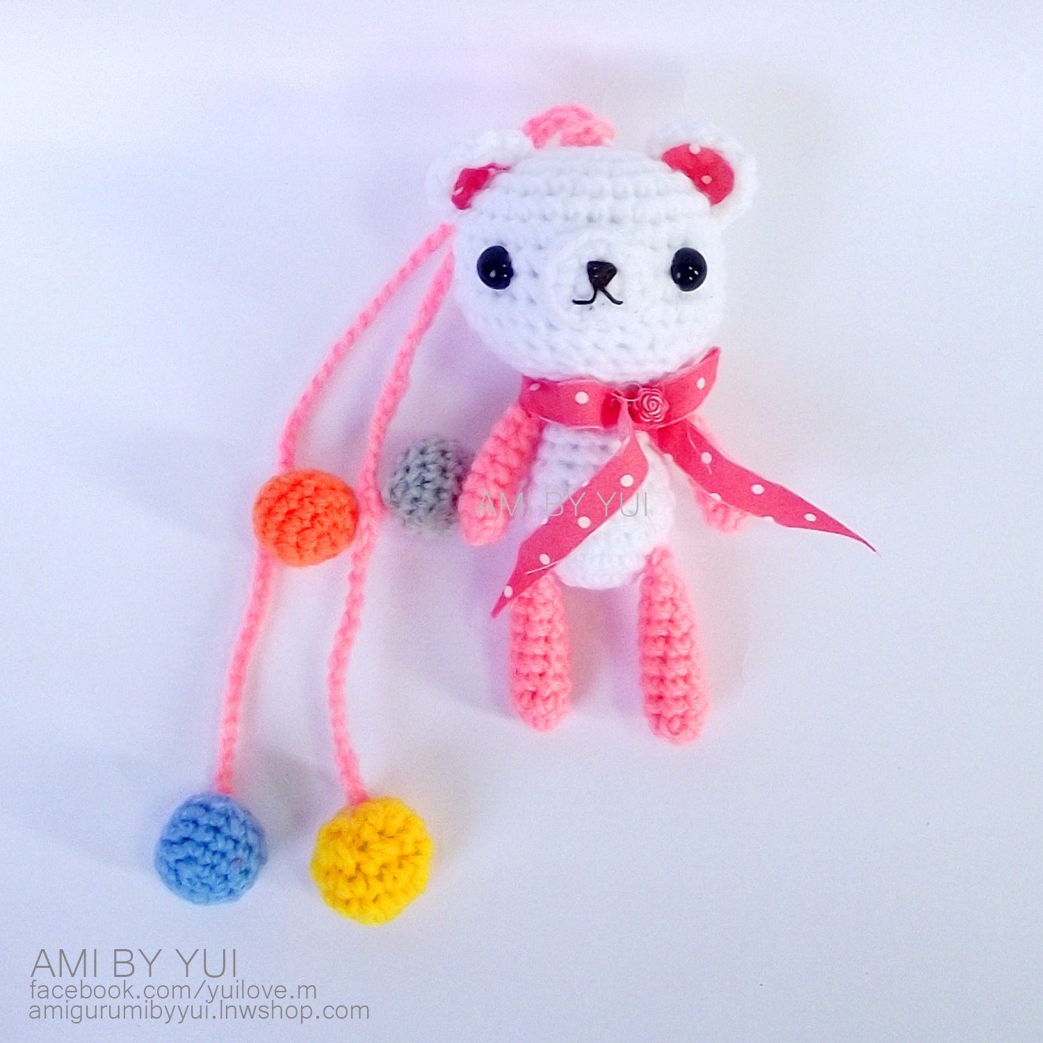 พวงห้อยกระเป๋าหมีผูกผ้าพันคอ