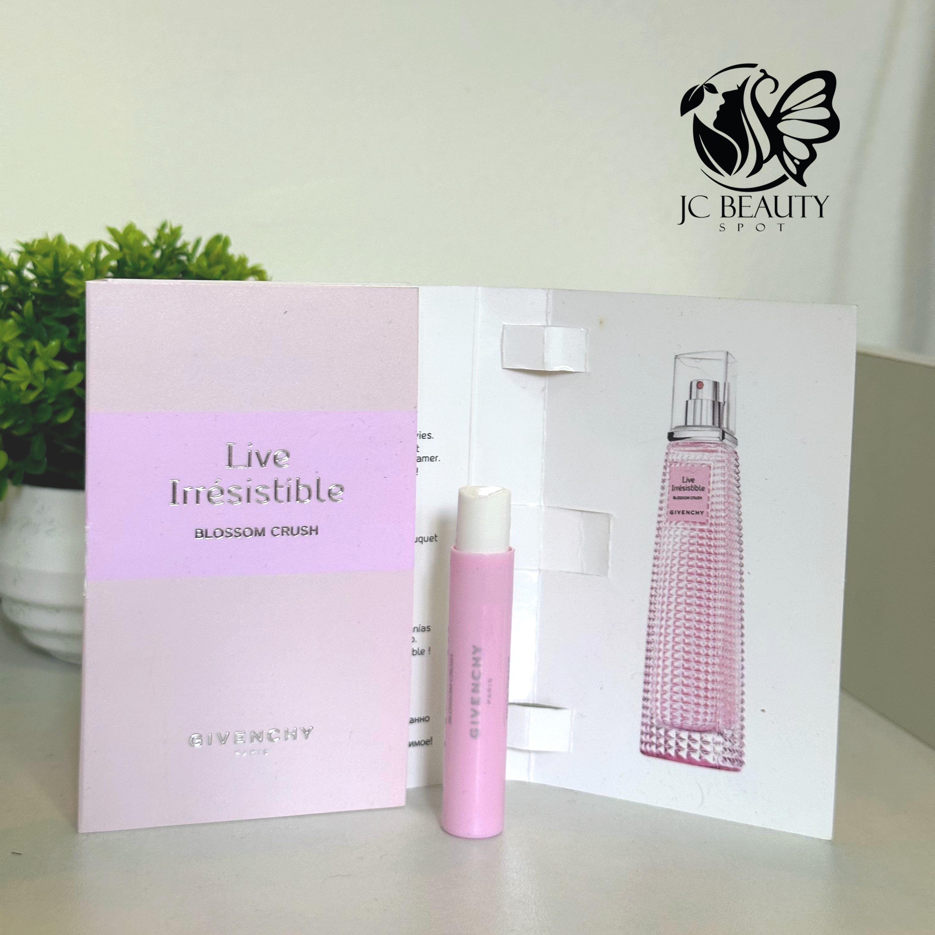 Live Irrésistible Blossom Crush Givenchy for women Spray 1ml.