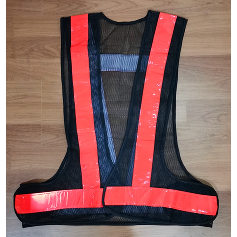 เสื้อกั๊กสะท้อนแสงคอ V เล็ก ติดตีนตุ๊กแกด้านหน้า มีสี ส้ม-เขียว,ดำ-เขียว,น้ำเงิน-เขียว,เขียว-ส้ม,เขียว-ขาว,ดำ-ส้ม,ส้ม-ขาว