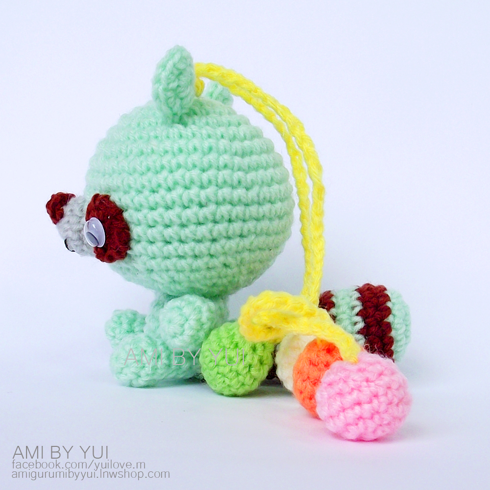 พวงห้อยกระเป๋าแรคคูนตากลม