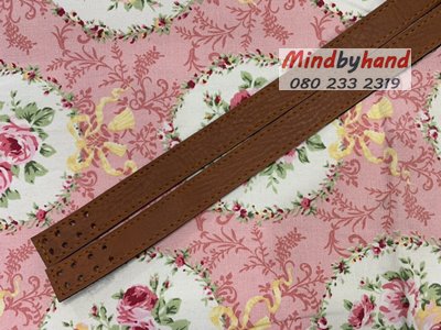 สายกระเป๋ายาว 65 cm. ความกว้าง 2.5 cm.