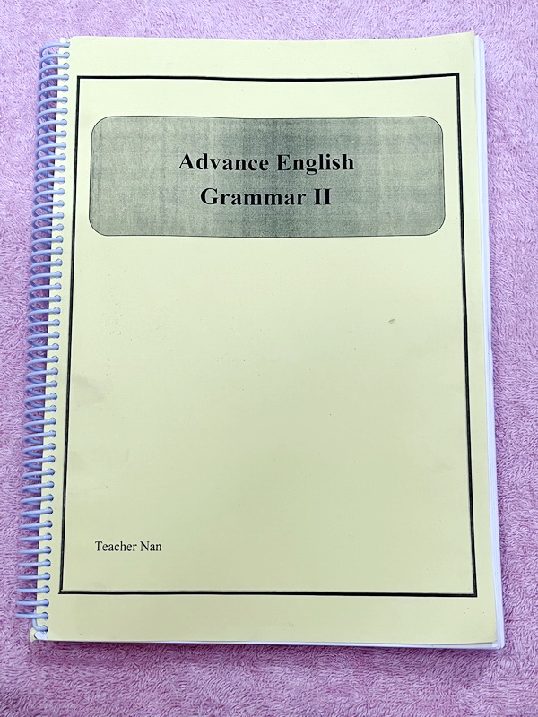 ►Teacher Nan◄ หนังสือกวดวิชา Advanced English 1-2 ชั้นประถมปลาย สอบเข้า ม.1 สรุปเนื้อหาอ่านง่าย อาจารย์แบ่งออกเป็น Rule ละเอียดยิบย่อย ซอยย่อยแบ่งออกเป็นบทๆ มีทั้งหมด 60 Rule เนื้อหาตีพิมม์สมบูรณ์ทั้งหมด เนื้อหายากลึกถึงสอบเข้า ม.1 โรงเรียนดัง มีโจทย์ประจ