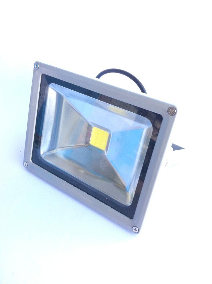 ฟลัดไลท์ LED 12-24v / 220v 20w สีขาว 6000k