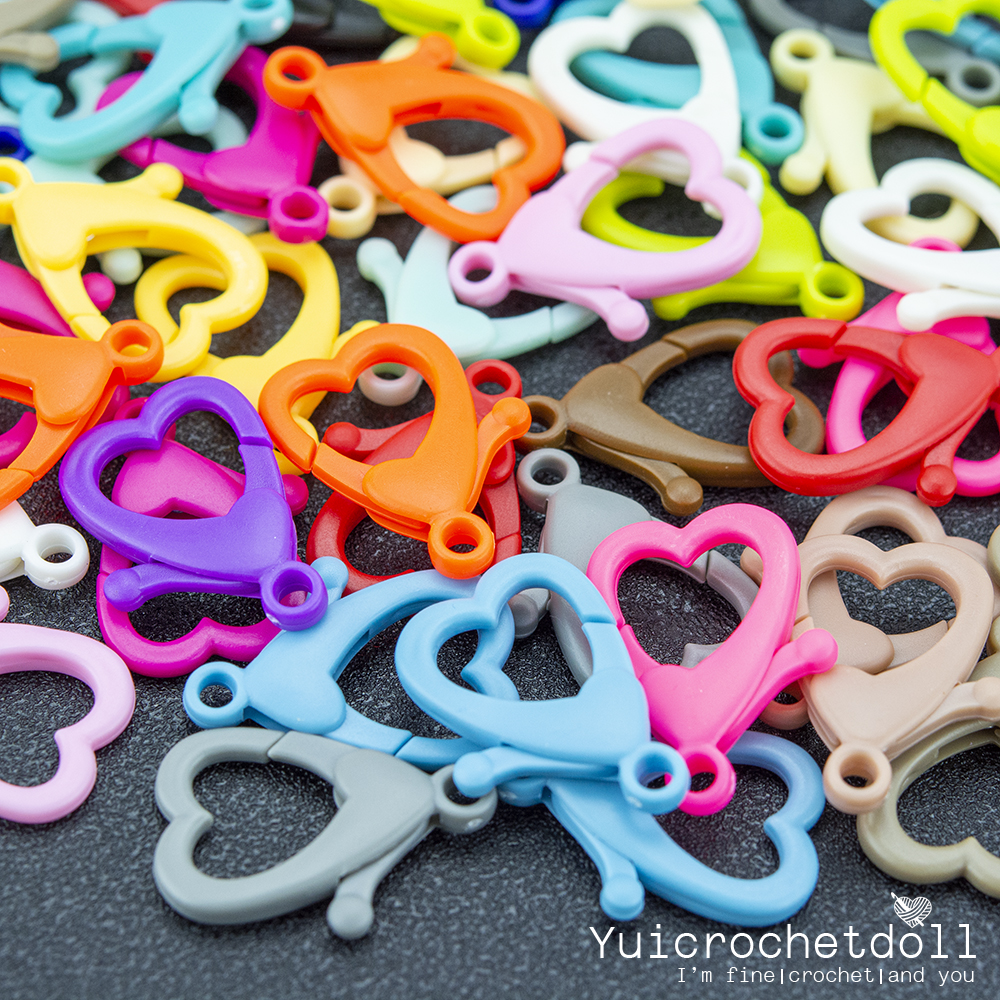 ตะขอก้ามปูหัวใจพลาสติก ห่วงก้ามปูพลาสติก ขนาด 3cm. มี 22 สี [แพค 2 ชิ้น] DIY Craft╭♥