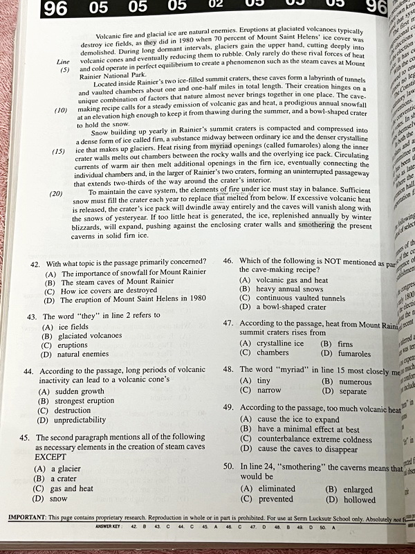 ►หนังสืออ.สงวน◄ ตำราเรียนอ.สงวน วงศ์สุชาต Reading Comprehension มีโจทย์ทั้งเล่ม เป็นคลังโจทย์ มีโจทย์เยอะมาก มีเฉลยพิมพ์ไว้ด้านล่างทุกหน้า มีเขียนด้วยดินสอเล็กน้อย หนังสือเล่มหนาใหญ่มาก ขนาดเทียบเท่าหนังสือหนังสือทั่วไป 3-4 เล่ม หนังสือมีน้ำหนักมาก