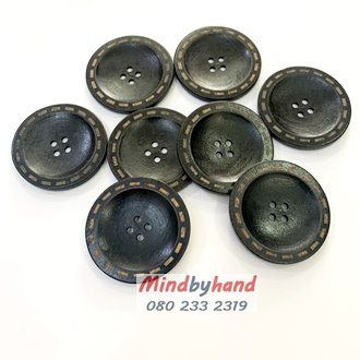 กระดุมไม้ สีดำ / สีน้้ำตาล ขนาด 5 cm.