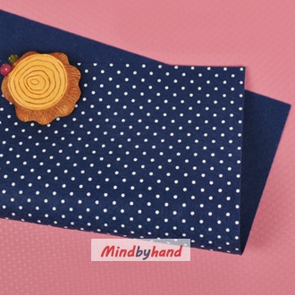 ผ้าสักหลาด ลายจุด (จุดเล็ก)