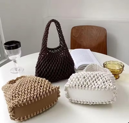 แผ่นหนังรองก้นกระเป๋าสำเร็จรูป ขนาด 8x18 cm. ทรงเหลี่ยม